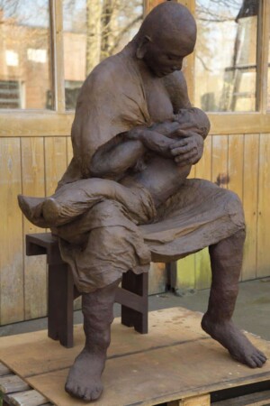 Ousmane Sow, La Mère et l’Enfant (série «Masaï»), épreuve originale en bronze patiné, 140 x 89 x 82 cm, poids 330 kg environ